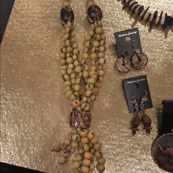 Safari Themed Jewelry Lot - Picture 2 of 7